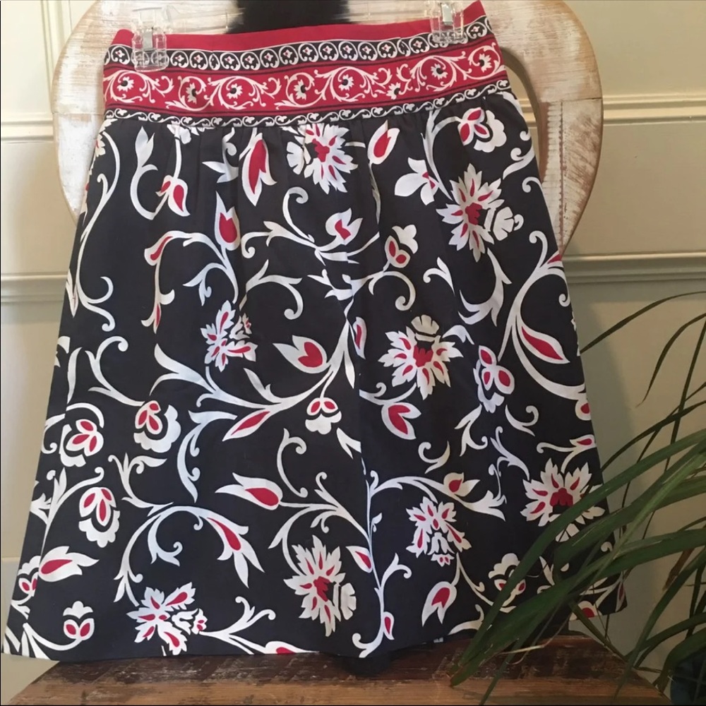 🌸SKIRT BY LAUNDRY